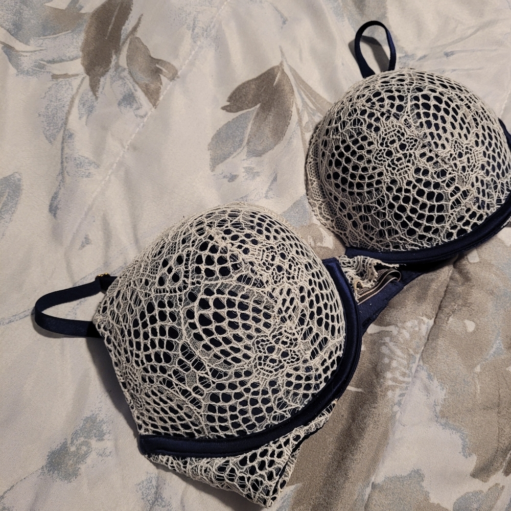 VS Bombshell Plunge Bra
